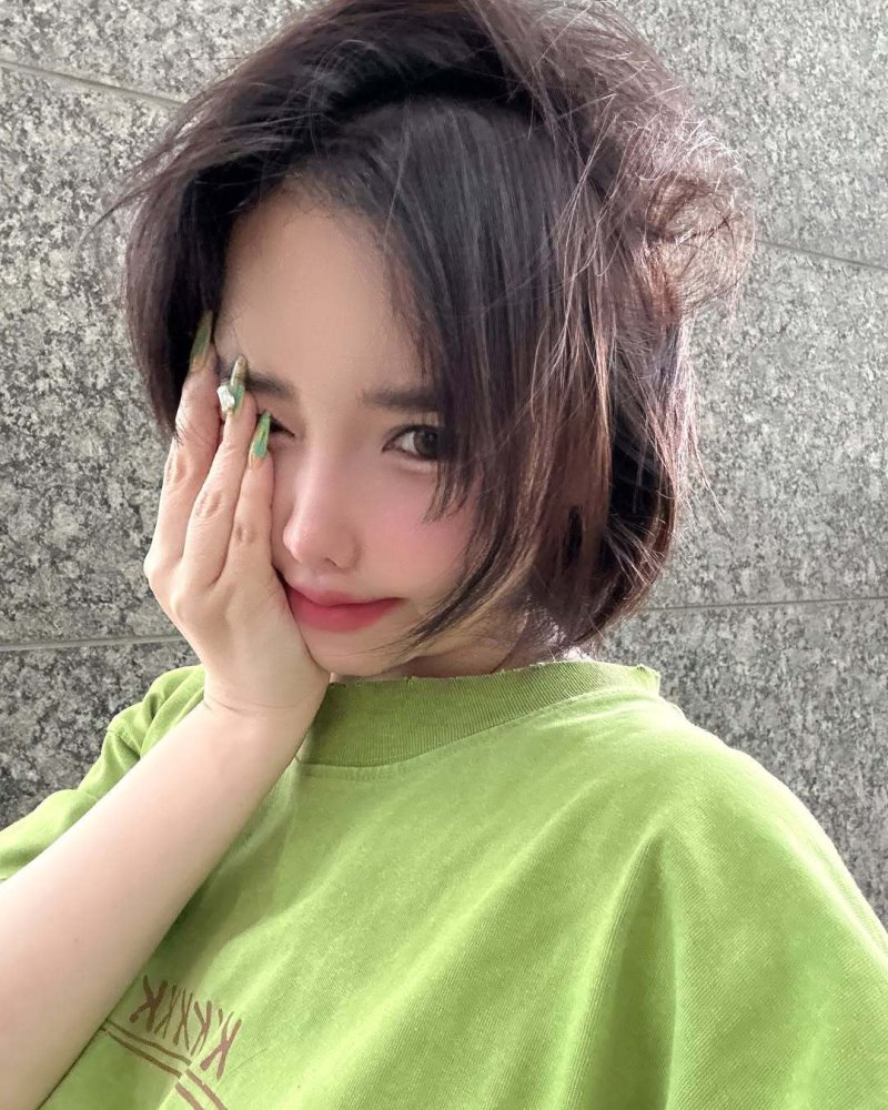 박봄, 헝클어진 머리여도 예쁘네…청초한 미모 [N샷]