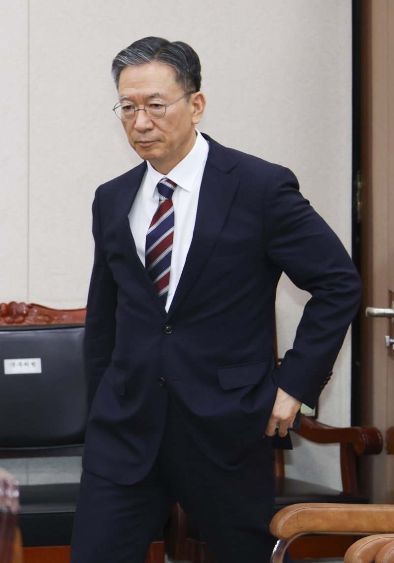 [서울=뉴시스] 김금보 기자 = 정성호 법무부 장관 후보자가 16일 서울 여의도 국회 법제사법위원회에서 열린 인사청문회에서 출석하고 있다. 2025.07.16. kgb@newsis.com