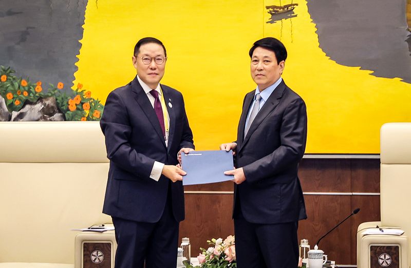 "APEC 기조연설 직접 요청"...조현상 HS효성 부회장, 베트남 주석과 민간외교 행보