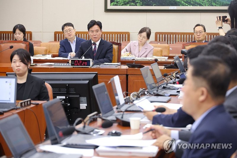 김영훈 노동 후보자 청문회…"北 주적인가"·"색깔론" 여야 충돌