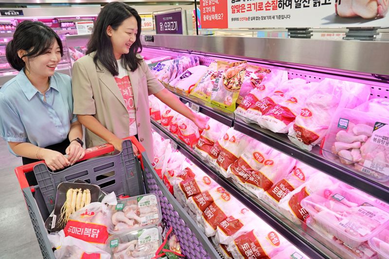 고물가에 복날 보양식도 집에서 먹는다