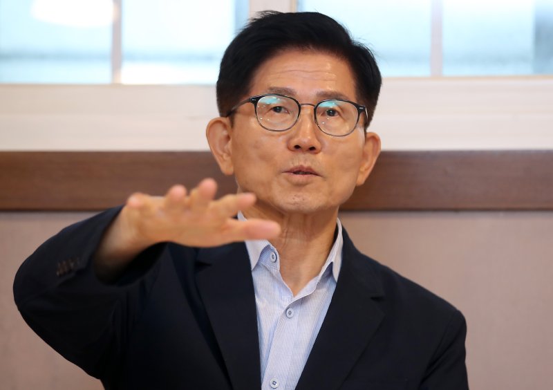 대선 이후 두 번째 대구를 찾은 바카라사이트 검증 전 고용노동부 장관이 16일 오후 대구 수성구 한 음식점에서 열린 간담회에 참석해 발언하고 있다. 2025.7.16/바카라사이트 검증1 ⓒ News1 공정식 기자
