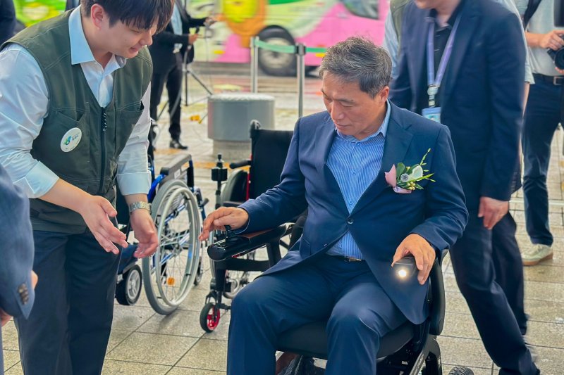 "자유롭게 떠나요"… 현대차그룹, 교통약자 위한 휠셰어 인천공항 대여소 개소