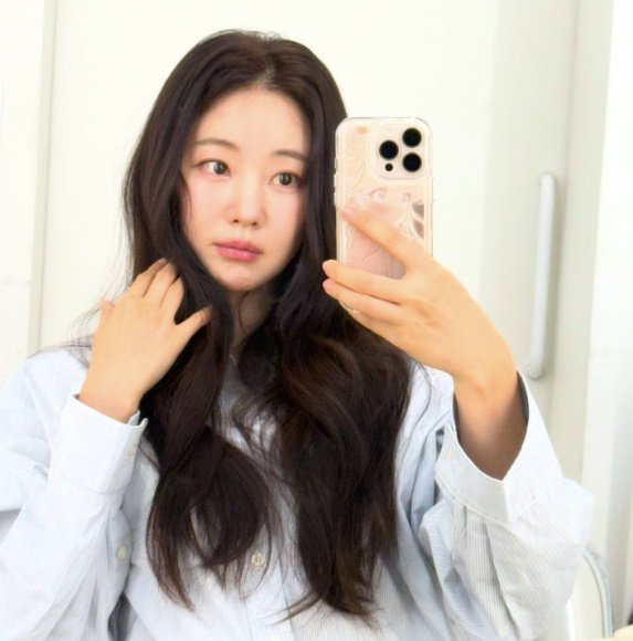 '47세' 김사랑, 청순미 가득 동안 '셀카'…뱀파이어급 미모 [N샷] 