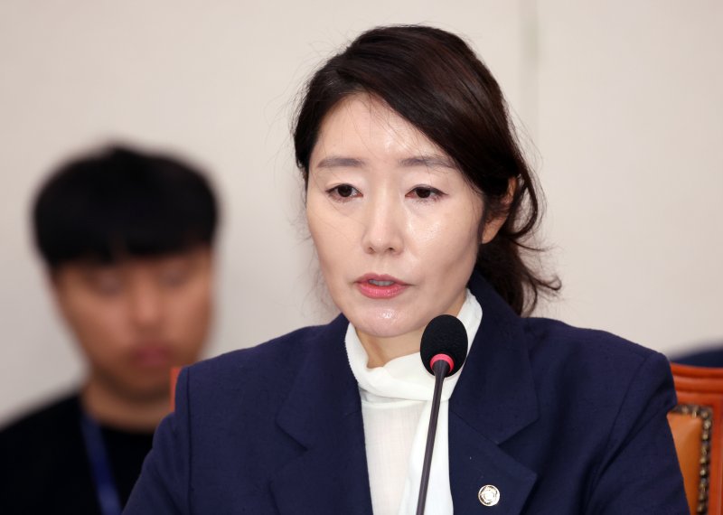 여성단체들 강선우 여가부 장관후보자는 좀... 압박