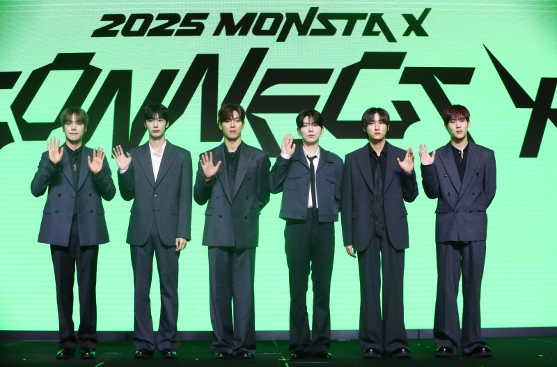 '10주년' 몬스타엑스, 3세대 보이그룹에 대한 어떤 향수