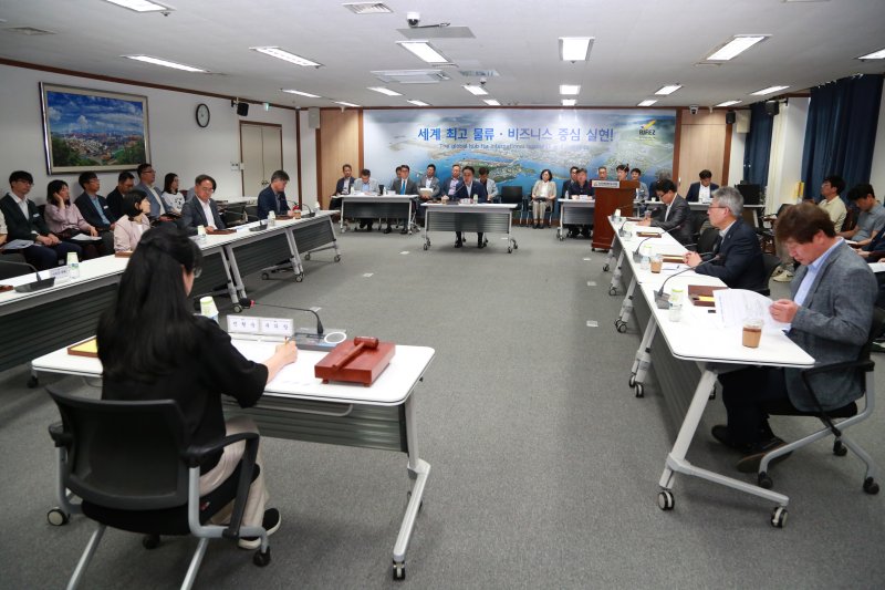 "북극항로 길목에 부산경자청… 국가 도약의 계기 만들 것" [로컬 포커스 공공기관장을 만나다]