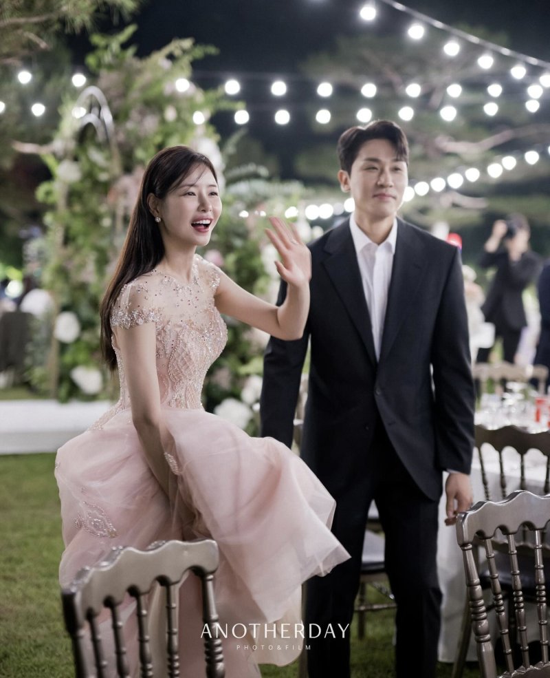 박하나, 결혼식서 김태술♥과 입맞춤…선남선녀 비주얼