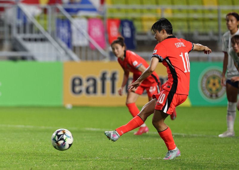 [수원=뉴시스] 김선웅 기자 = 16일 경기 수원시 수원월드컵경기장에서 열린 2025 동아시아축구연맹(EAFF) E-1 챔피언십(동아시안컵) 여자부 대한민국 vs 대만 경기, . 2025.07.16. mangusta@newsis.com