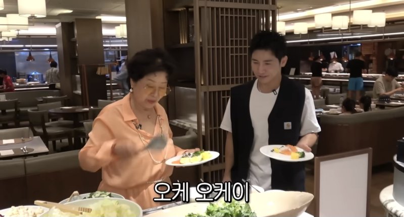 선우용여, 35살 연하남과 데이트…속옷 선물도 받았다