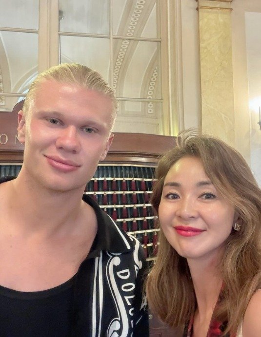 추사랑, 축구스타 홀란드 만났다…수줍은 소녀 [N샷]