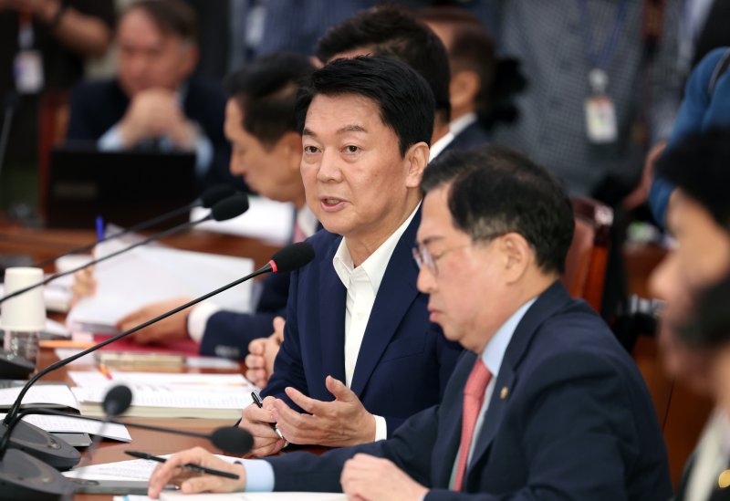 안철수 국민의힘 의원이 17일 국회 외교통일위원회에서 열린 조현 외교부 장관 후보자 인사청문회에서 질의하고 있다. 뉴시스