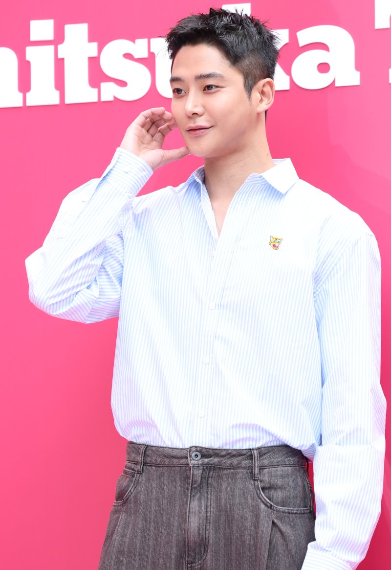 로운, 21일 입대 불발…병무청서 재검 판정, 조속한 현역 입대 희망