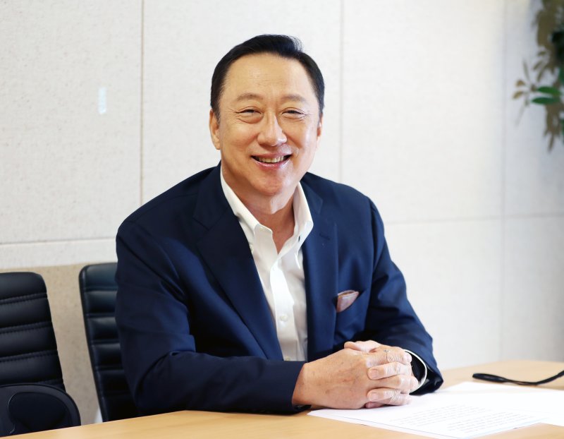 대미 특사단장에 '경제통' 박용만 임명