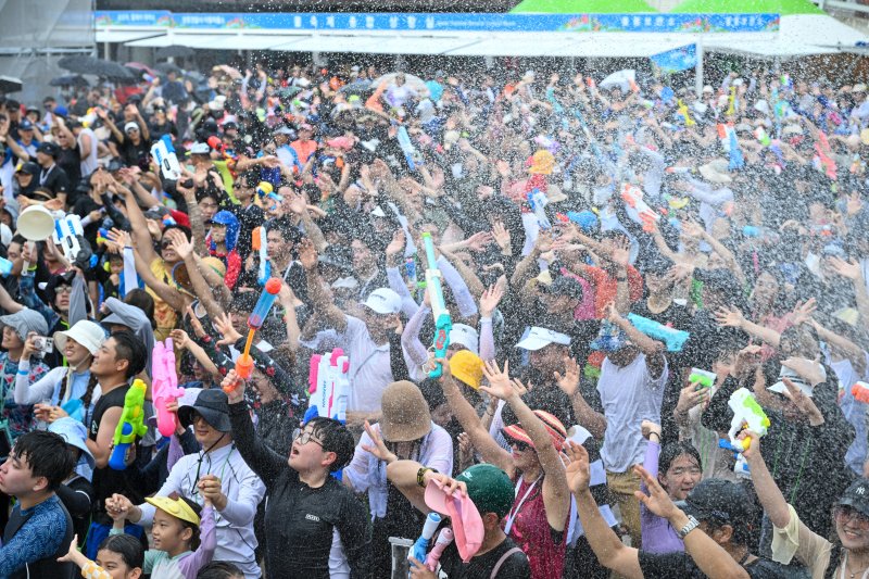 물총 쏘며 더위사냥... 장흥으로 오세요 [Weekend 레저]