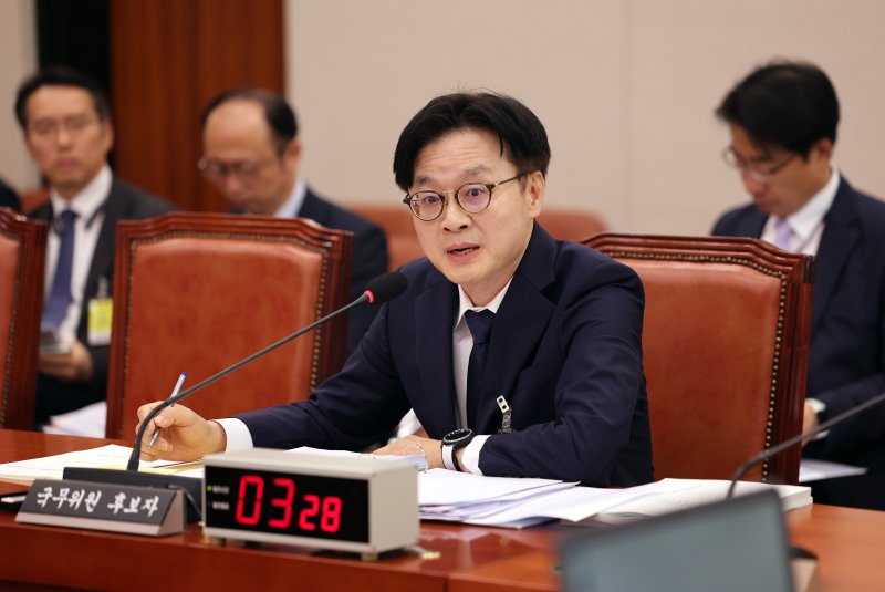 [서울=뉴시스] 김명년 기자 = 김정관 산업통상자원부 장관 후보자가 17일 오전 서울 여의도 국회 산업통상자원중소벤처기업위원회에서 열린 인사청문회에서 발언하고 있다. 2025.07.17. kmn@newsis.com