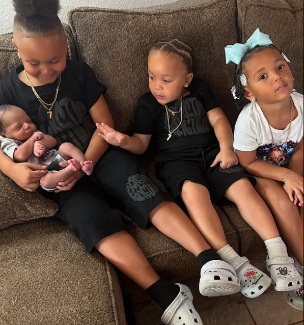 자연분만으로 네 자녀 출산한 母 일년에 두 번..