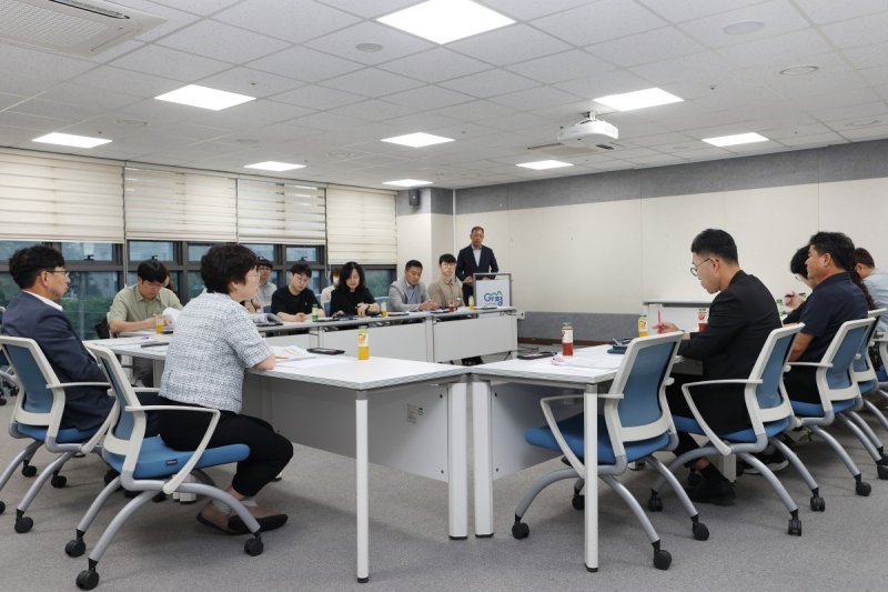 경기 가평군이 민생회복 소비쿠폰 1차 지급을 앞두고 읍면 행정복지센터 담당자들을 대상으로 관련 교육을 실시하고 있다. (가평군 제공. 재판매 및 DB 금지)/뉴스1