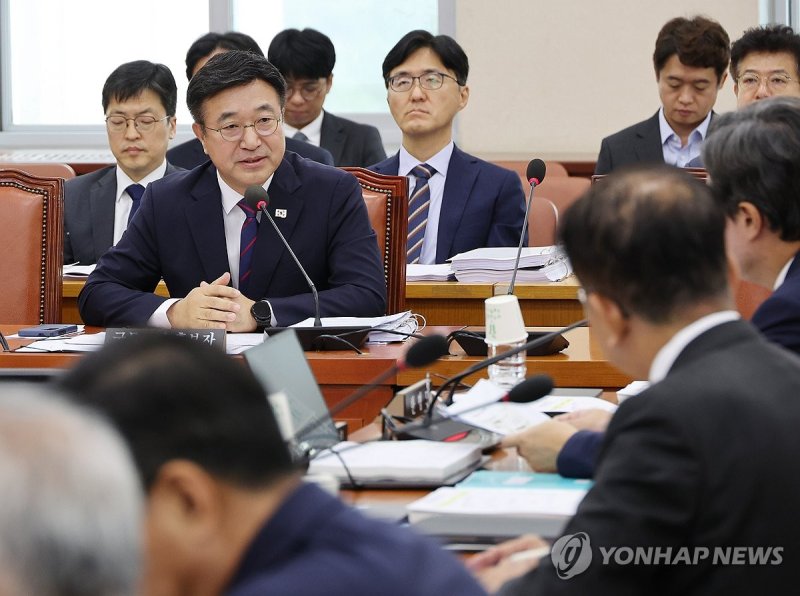 윤호중 행정안전부 장관 후보자, 질의 답변 (출처=연합뉴스)