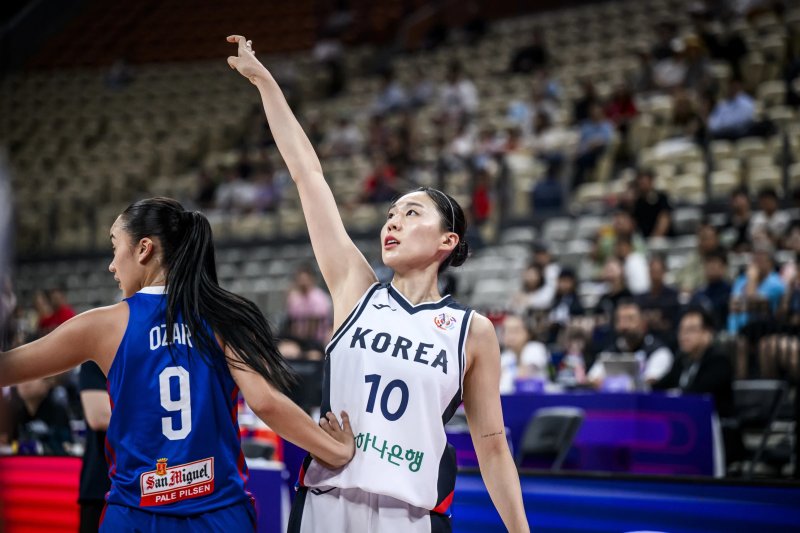 [서울=뉴시스] 레드불토토 국가대표팀의 강유림. (사진=FIBA 홈페이지 캡처) *재판매 및 DB 금지