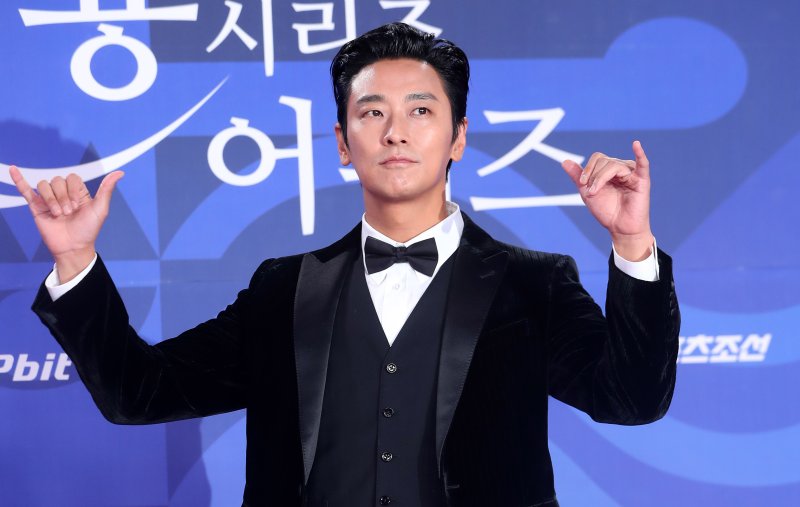 '폭싹 속았수다' 청룡시리즈 대상…아이유 여우주연상