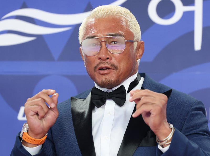 [뉴스1 ★] 추성훈 , 마초맨 ‘아조씨’의 굴욕? 안경에 강림한 예능신