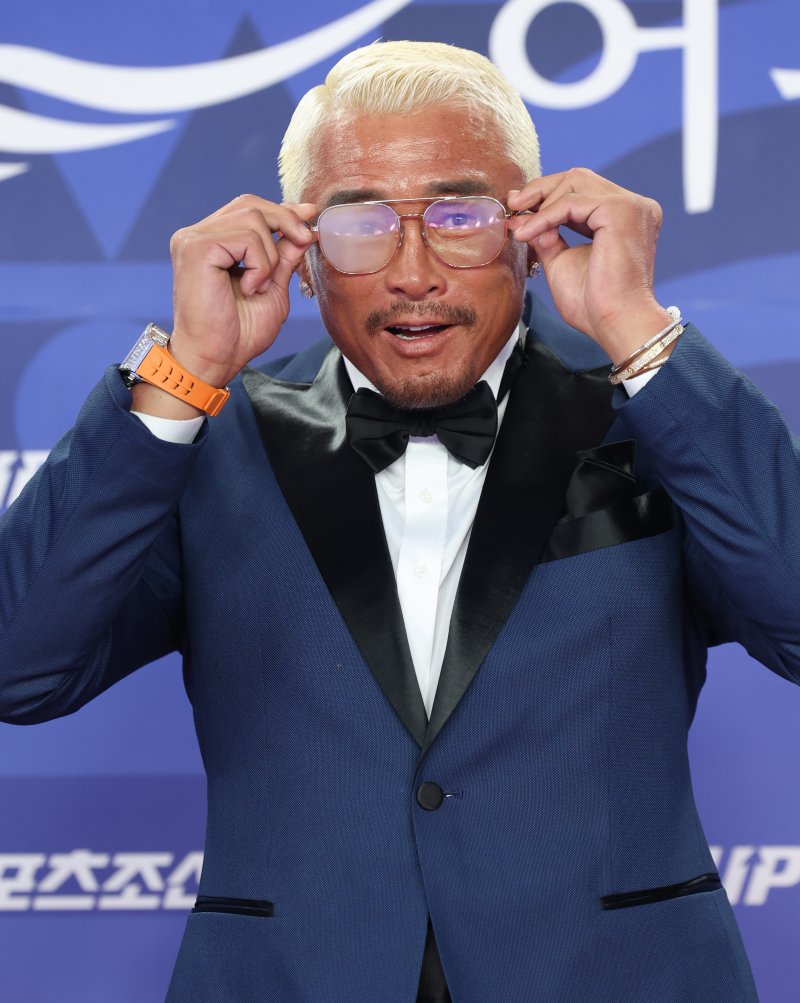 [뉴스1 ★] 추성훈 , 마초맨 ‘아조씨’의 굴욕? 안경에 강림한 예능신