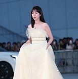 ′공주′ 아이유·임윤아, ′섹시′ 차주영·정은채…청룡 레드카펫(종합)