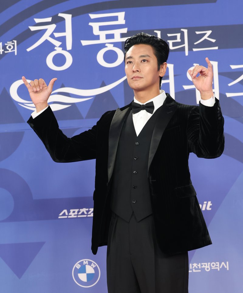 주지훈 '백상' 이어 '청룡' 남우주연상까지…인생작 '중증외상센터'