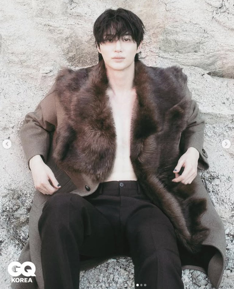 변우석, 울프 컷 변신…"'21세기 대군부인' 촬영 중, 좋은 에너지 많아"