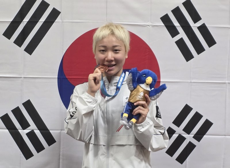 여자 배영 200m에서 바카라 룰 신기록을 작성한 바카라 룰. (대한수영연맹 제공)