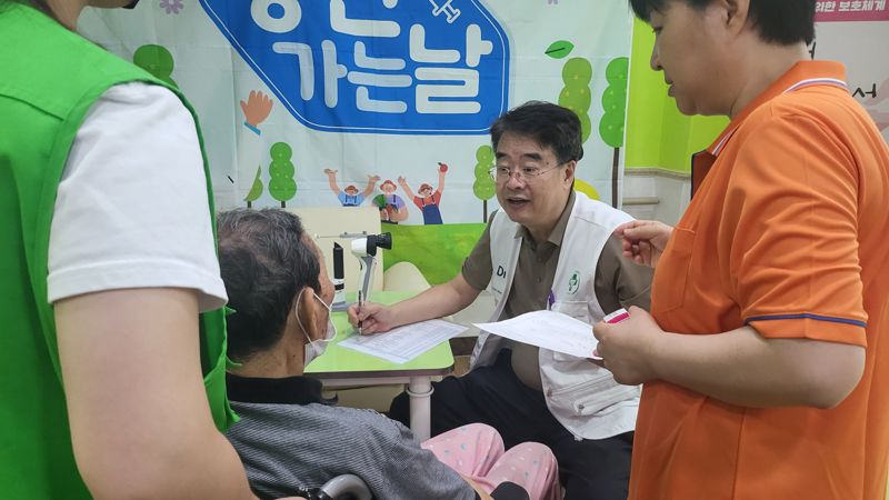 그린닥터스, 부산 초읍동 선재요양원 '왕진 봉사'