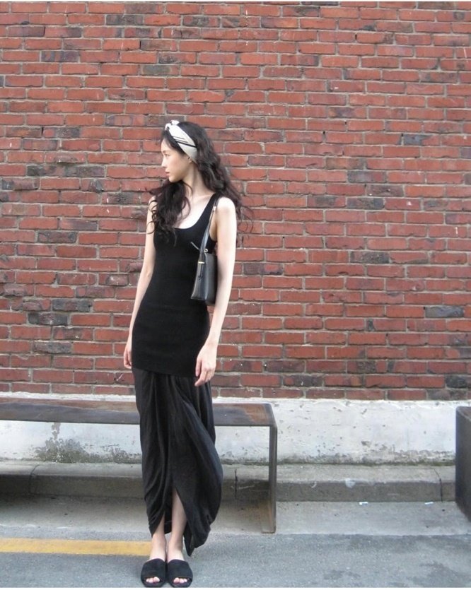 손나은, 블랙 원피스 입고 뽐낸 스키니 몸매…'날아가겠네' [N샷]