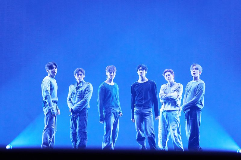 '10주년' 몬스타엑스, 인생을 스스로 책임지는 육체