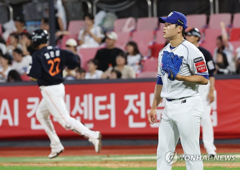 망연자실한 박영현 (출처=연합뉴스)