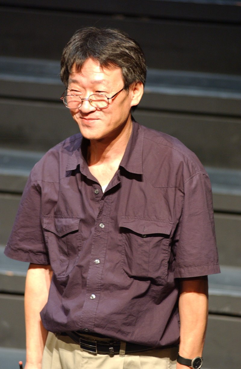 학전 김민기, 오늘 1주기…여전한 '뒷것의 미학'