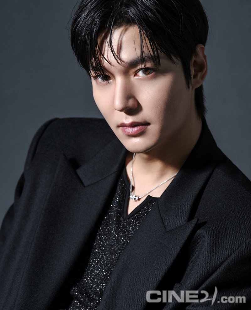 '전지적 독자 시점' 커버 화보