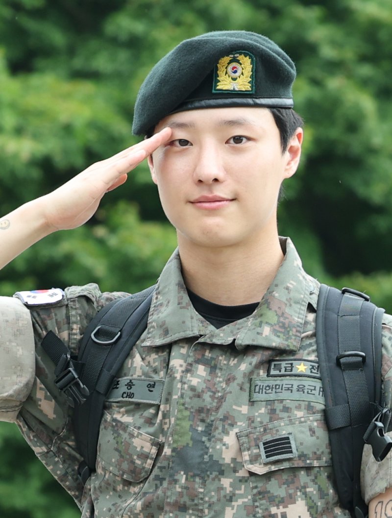 '전역' 우즈 "'드라우닝' 역주행 행복…관심 보답할 것" [N일문일답]