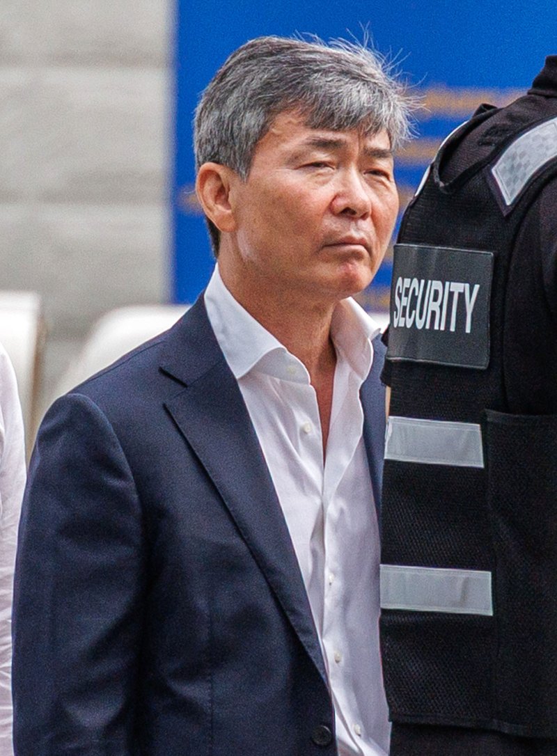 [서울=뉴시스] 홍효식 기자 = 이종호 전 블랙펄인베스트 대표가 21일 서울 종로구 KT 광화문빌딩 웨스트에 마련된 윤석열 전 대통령 부인 김건희 여사 의혹을 수사하는 민중기 특별검사 사무실로 출석하고 있다. (공동취재) 2025.07.21. photo@newsis.com