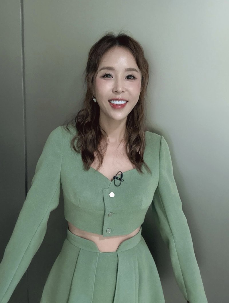 신지, 예비남편 논란 후 밝은 미소…청순미 넘쳐