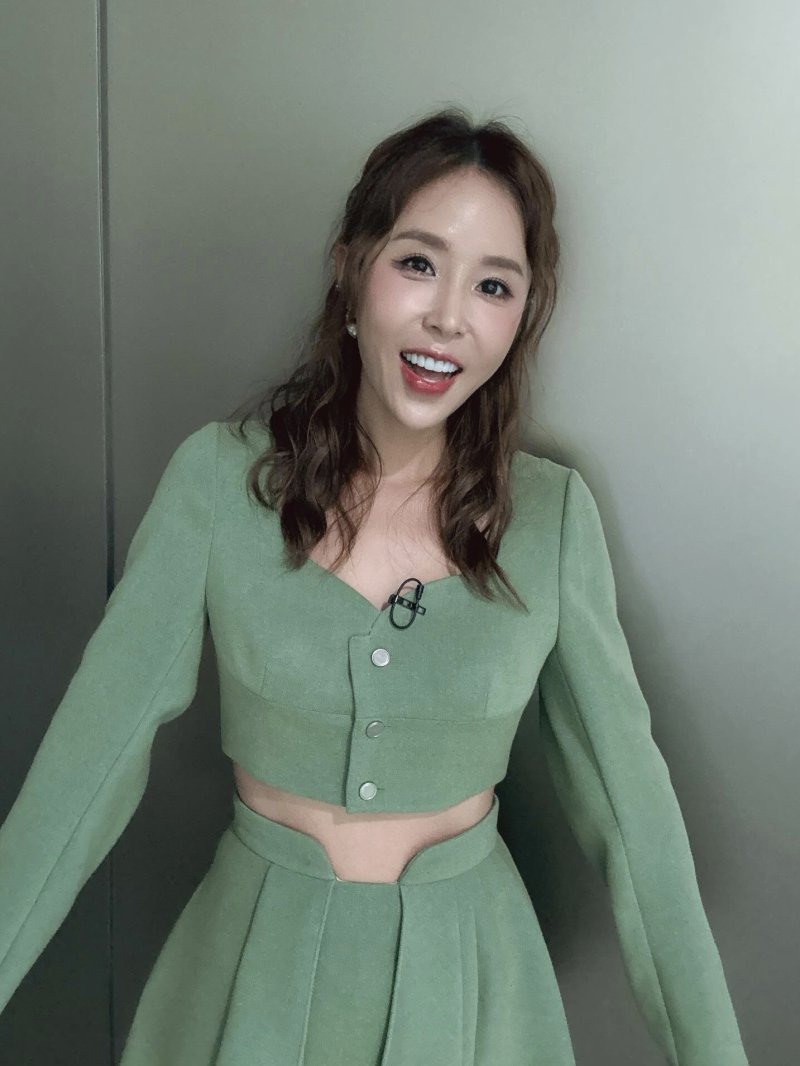 신지, 예비남편 논란 후 밝은 미소…청순미 넘쳐