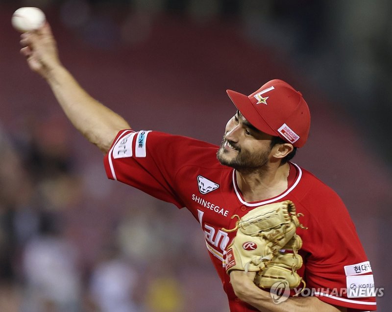 역투 이어가는 화이트 (출처=연합뉴스)