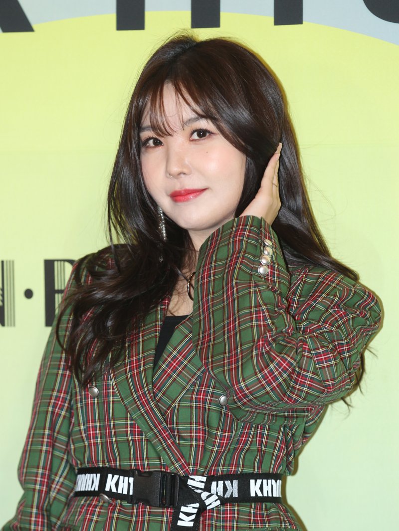 애프터스쿨 레이나, 스토킹 피해 호소 집 찾아와 이사 간 적도