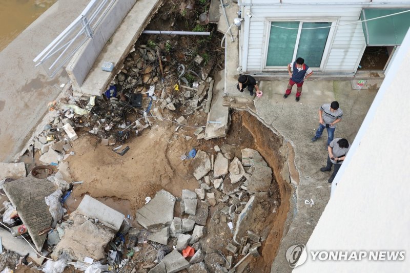 수마가 할퀴고 간 광주 도심 (출처=연합뉴스)