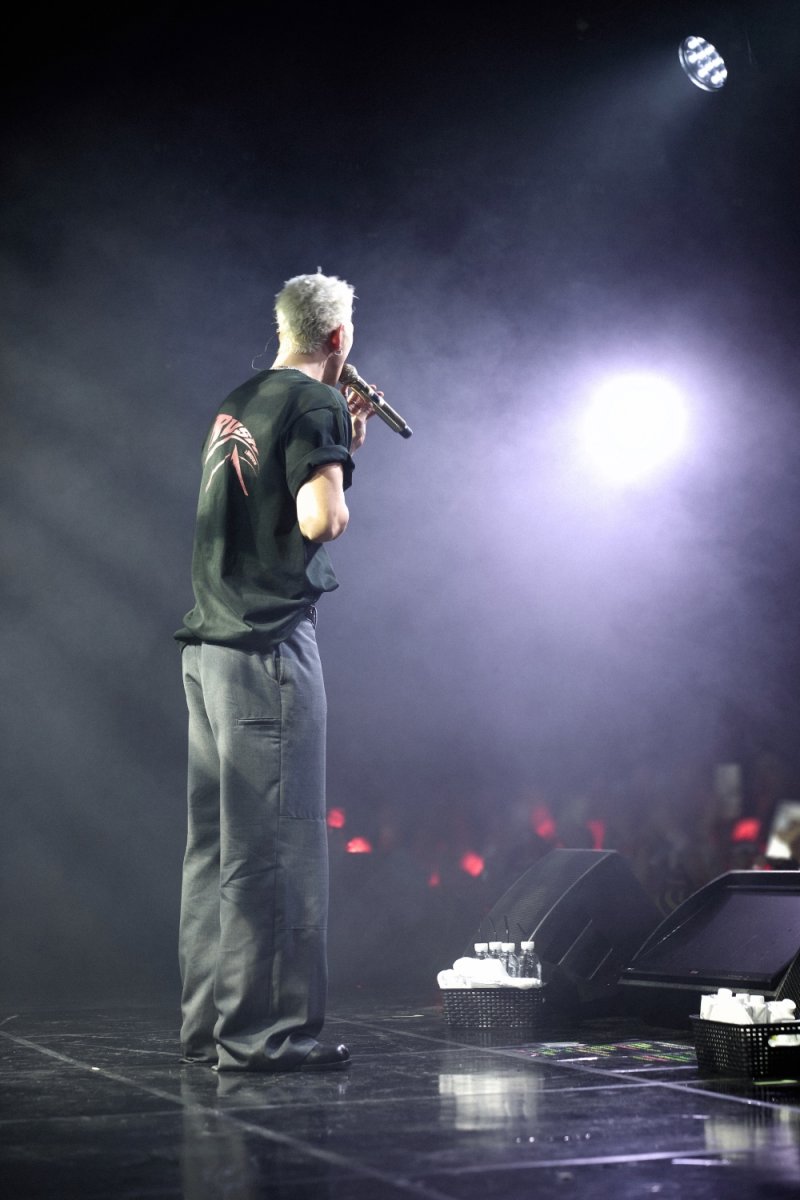 백호, 생일 맞아 팬파티…'러시 모드'