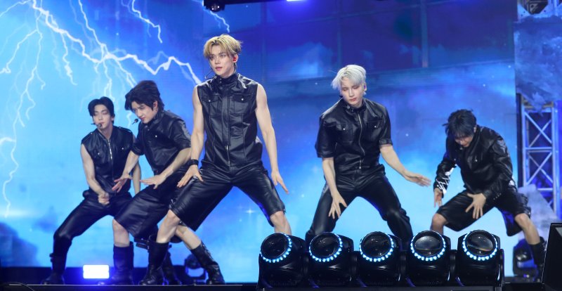 "목표는 빌보드 '핫100' 1위" TXT, 마의 7년 넘어 달린다