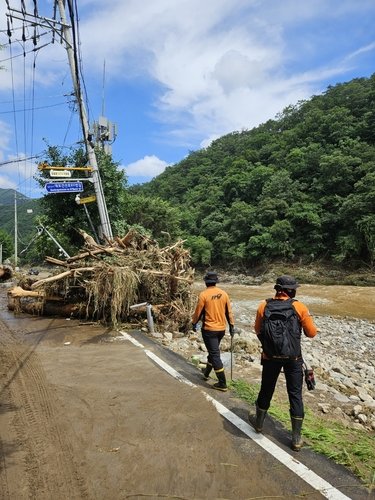 도보 수색하는 강원소방 (출처=연합뉴스)
