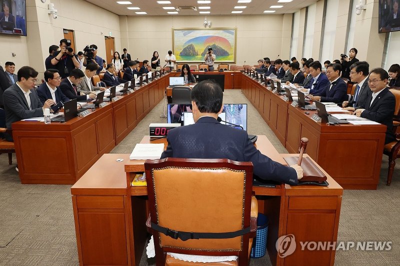 티메프·정육각 방지법, 정무위 소위 통과