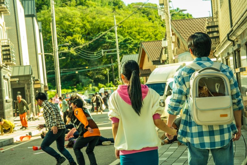 영화 '좀비딸' 속 한 장면 (출처=연합뉴스)