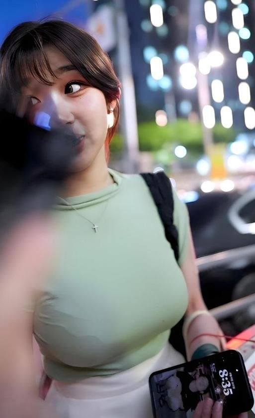 이주은 열애 안 숨겼나?…휴대전화 배경화면의 남성 조명